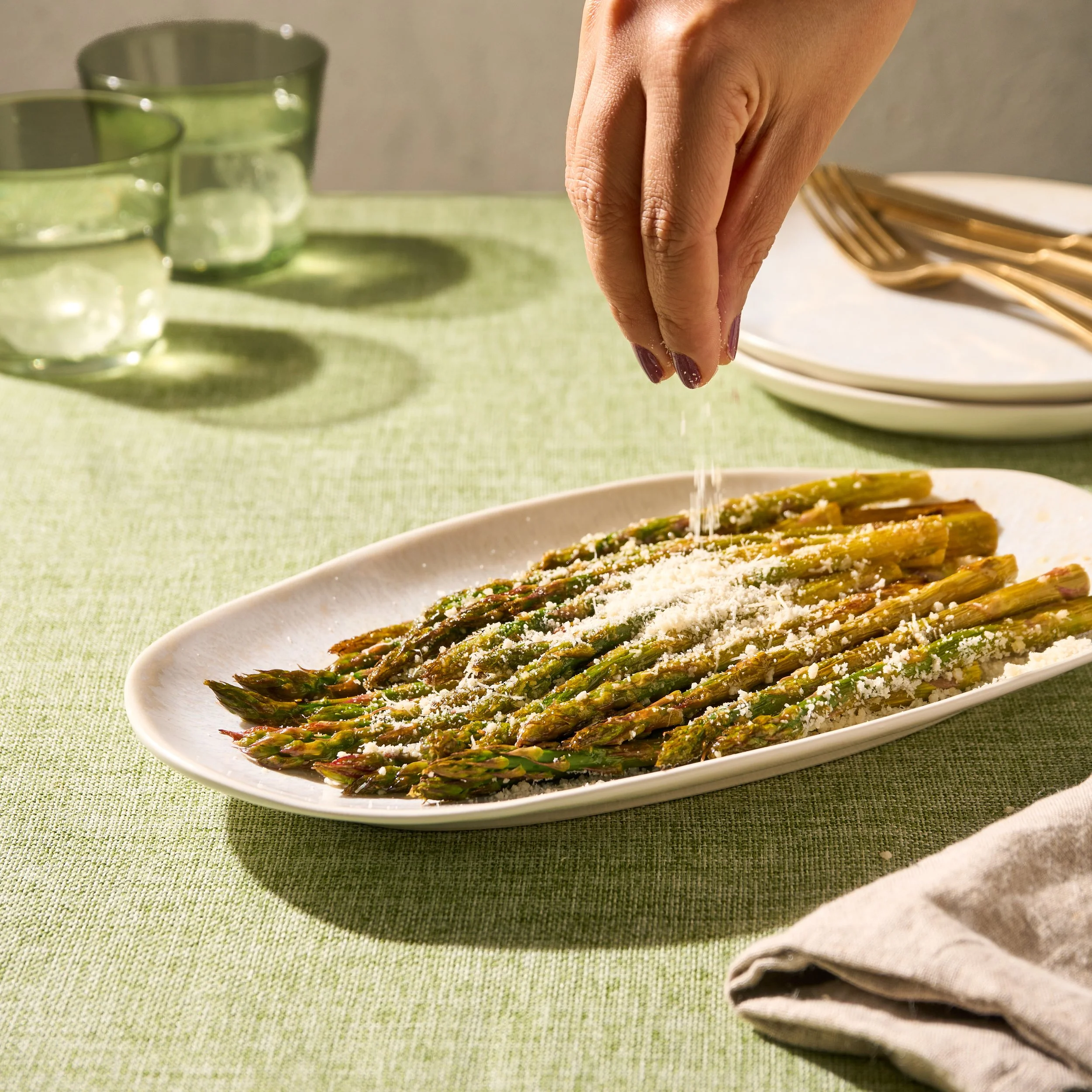 Oven-roasted-vegetables_Paprika-marinade_Green-asparagus-with-parmesan.jpeg