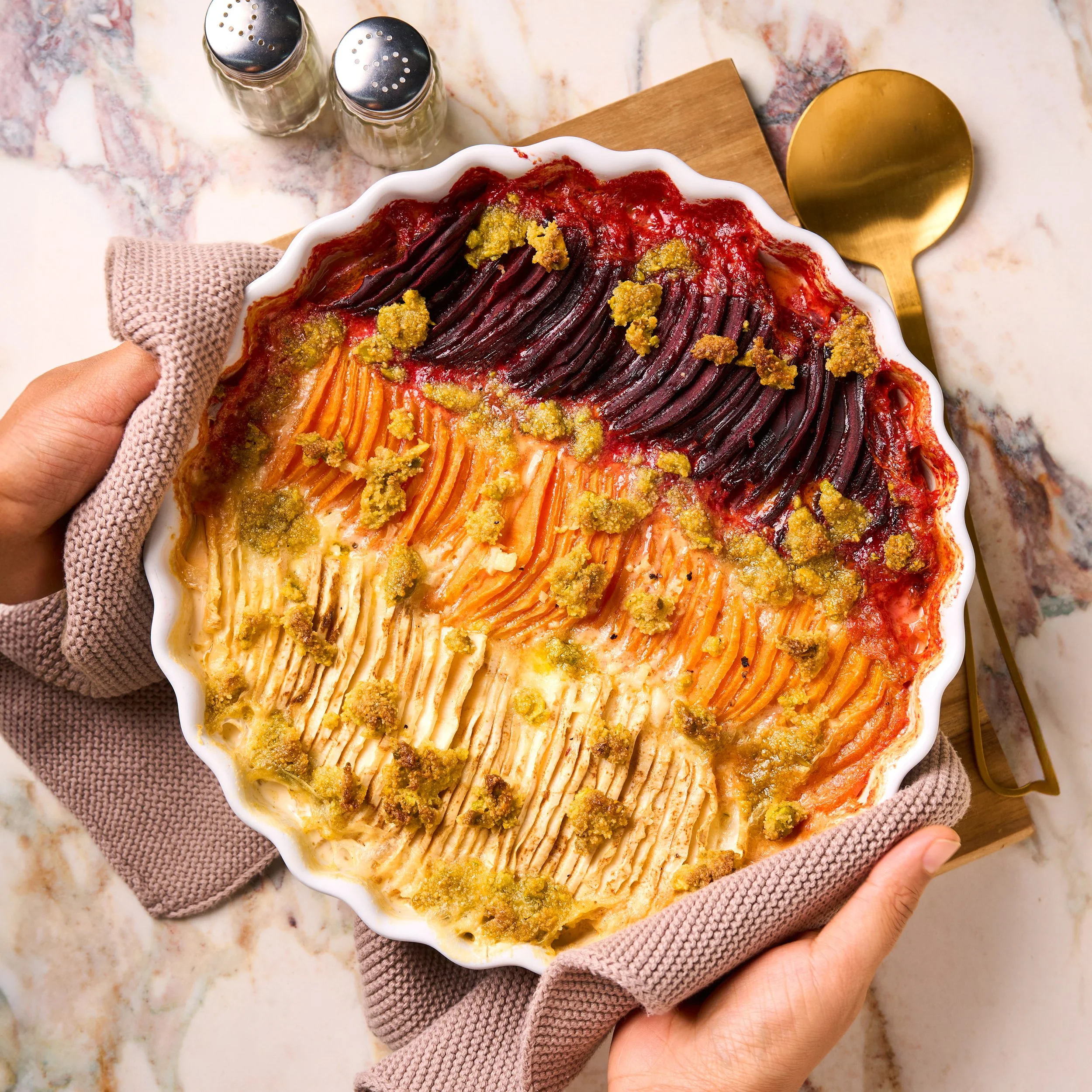 Gratin_Classic-sauce_Rainbow_Pistachio-crumb.jpeg