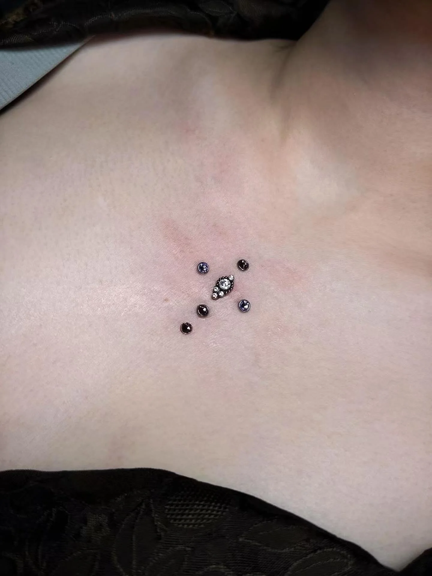 Dermal piercing #dermalpiercing #dermal