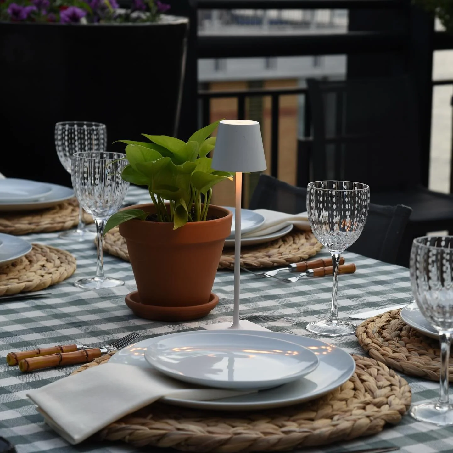 Gorgeous night celebrating @lottiee&rsquo;s birthday 🎂 A custom tablescape and curated summer menu made it extra special. Whether indoors or out, we create unique spaces for unforgettable moments. 

#tablescapestyling #hosting #hostingservices #rent