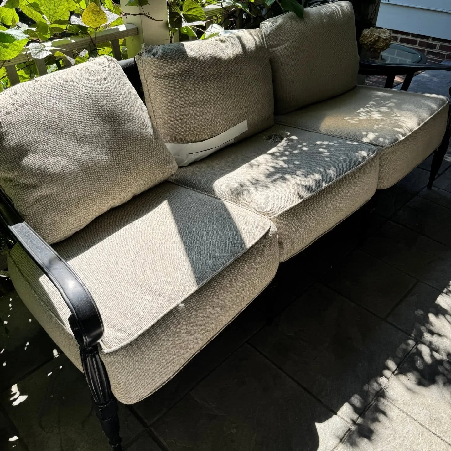 👉 Swipe to see the transformation!! 

After some squirrels made a snack of these cushions, @janiepinneyart reached out to give them some new life! Upholstered with @revolutionfabrics and keeping the style fresh with welted Turkish corners on the pil