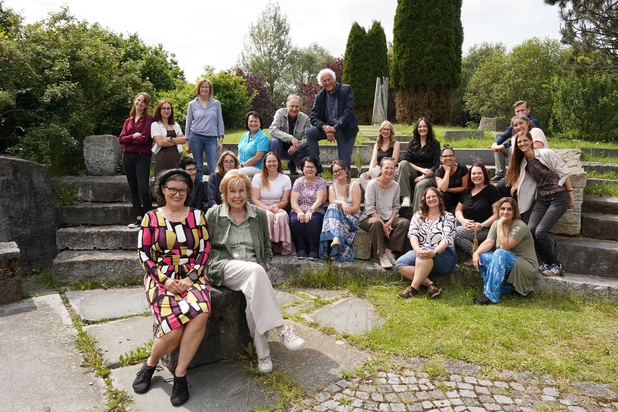 Team der IGZ Niederösterreich mit Mitarbeiter:innen aus Betreuung, Wohnen und Beschäftigung