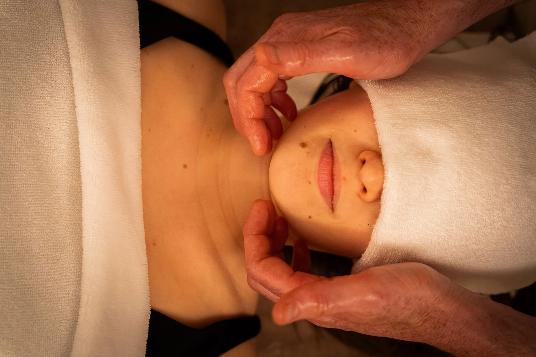 Massage grossesse à Arcachon : bienfaits, sécurité et déroulement au Spa Beroa