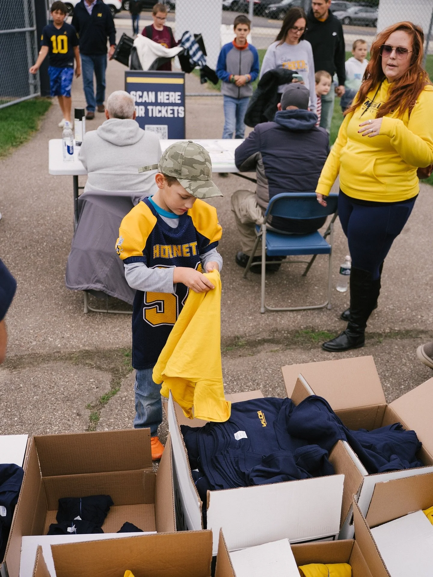 Nothing beats Friday night football 🏈 

We pulled up to support Saline High, cheer on the Hornets, and hand out some Valor gear. Always proud to be part of a community that shows up for its athletes!