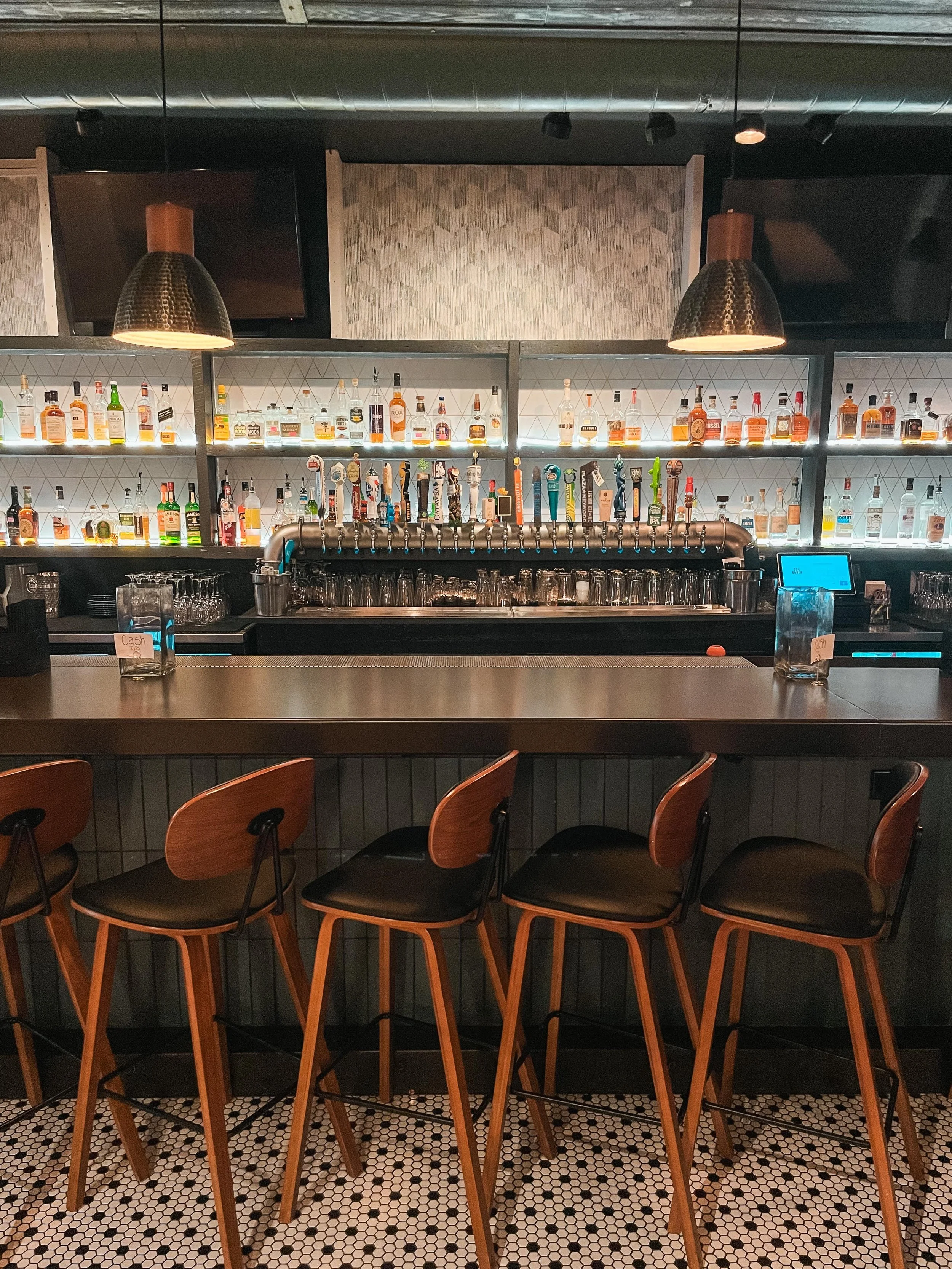 Upstairs_-_Bar_Middle.jpg