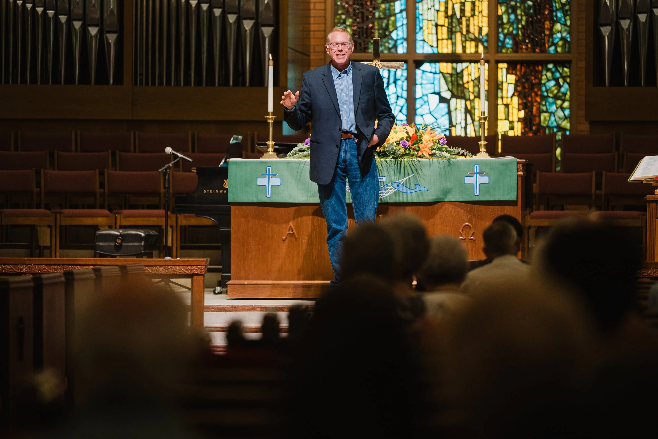 Rev. Dr. Robert Pelfrey in the St. Luke's sanctuary for traditional sunday service