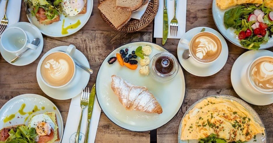 Rainy days are perfect for cozying up with some delicious French cuisine, and now you don&rsquo;t even have to step outside&mdash;just order from your favorite French-inspired restaurant and enjoy the flavors right at your door! 🍷🥐 #food #foodlover