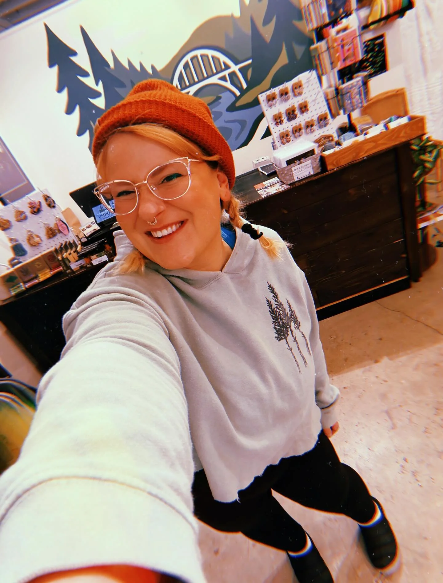 Happy Sunday from the little adventure shop that could! I&rsquo;m here, caffeinated (thanks to @highwater_cafe ☕️) and bundled up on this cool morning! 

We&rsquo;re kicking off holiday season with small-batch makers, local creatives and the kind of 