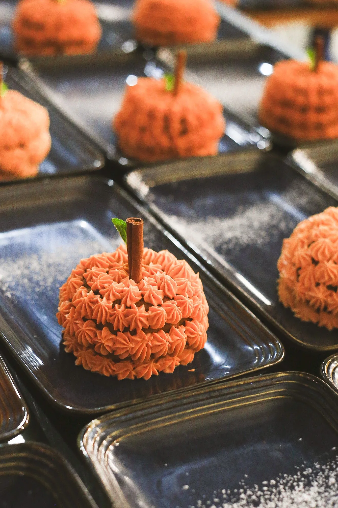 Don't forget about dessert 😉

Our October dessert special, mini pumpkin chocolate chip bundt cake with spiced cream cheese, is available for just a few more days! 🎃

 #BrewGreatBeer #HonorAmericanHeroes #VeteranOwned #VAbrewery #DrinkNOVA #VisitLou