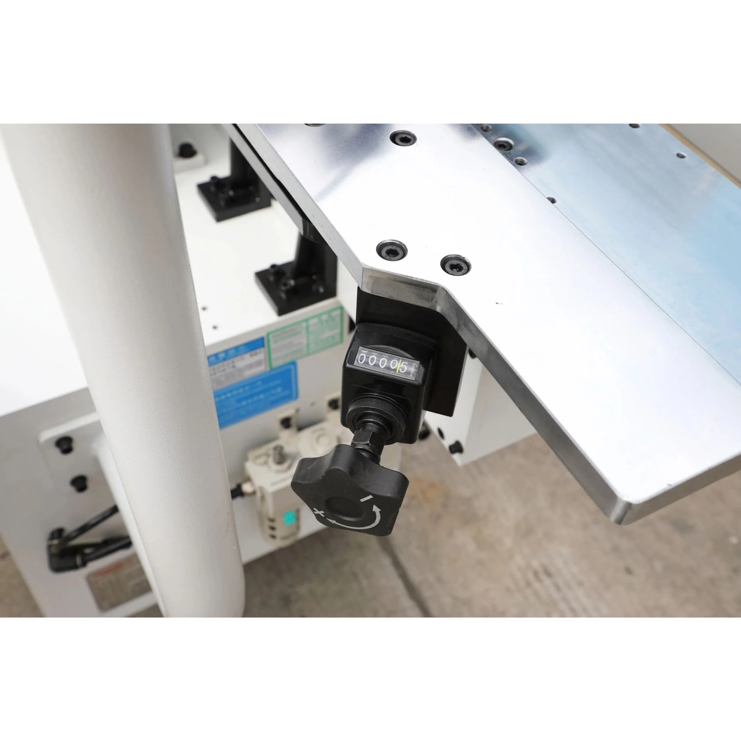Pre-milling infeed fence
