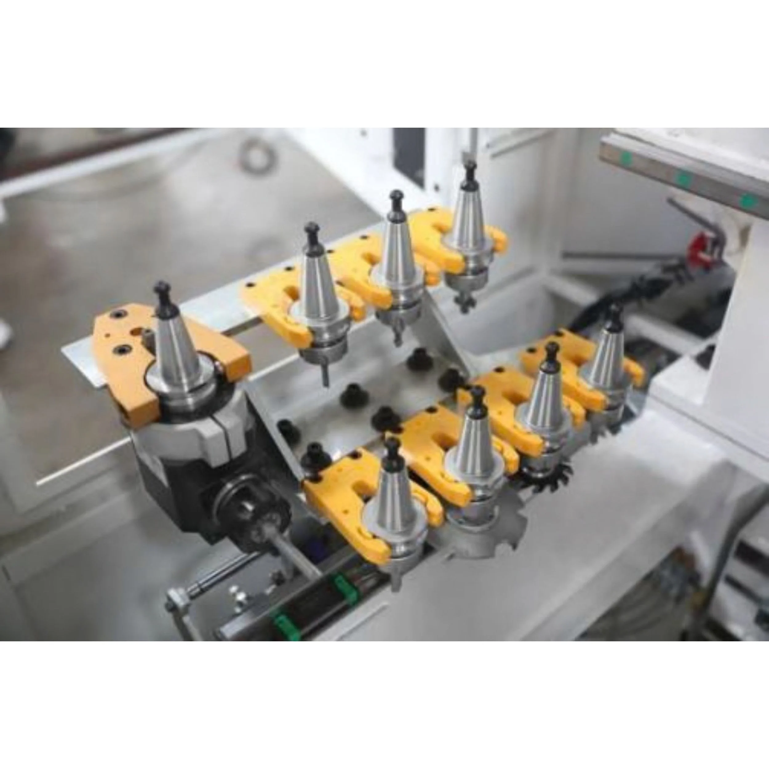 7+1 automatic tool magazine