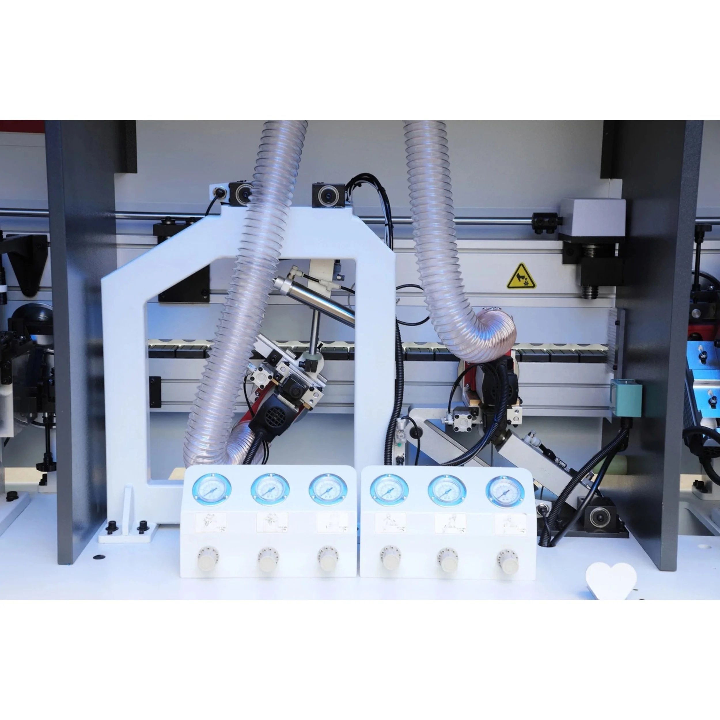 Pneumatic two-motor corner rounding
