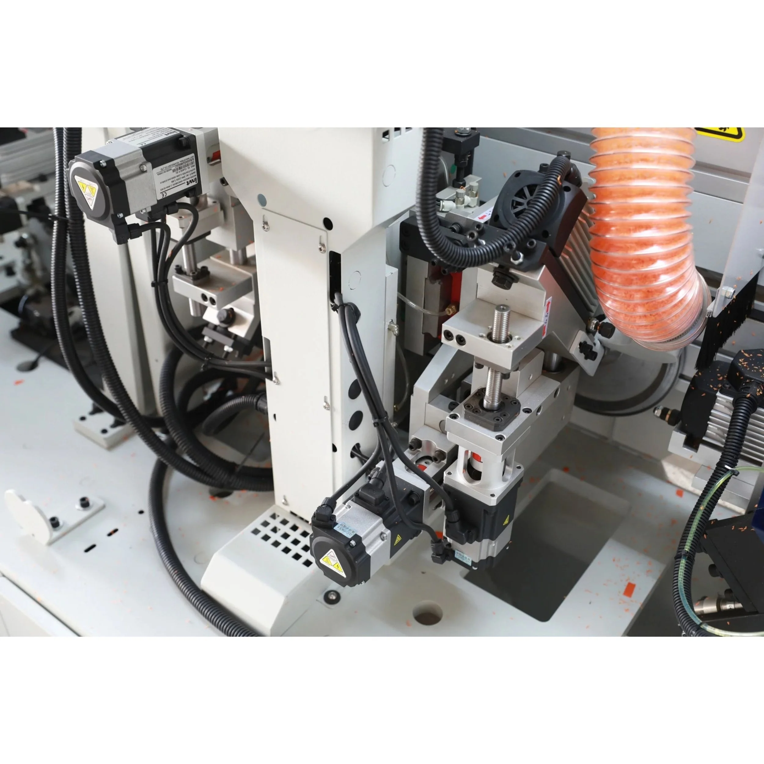 Servo multi-radius trimming