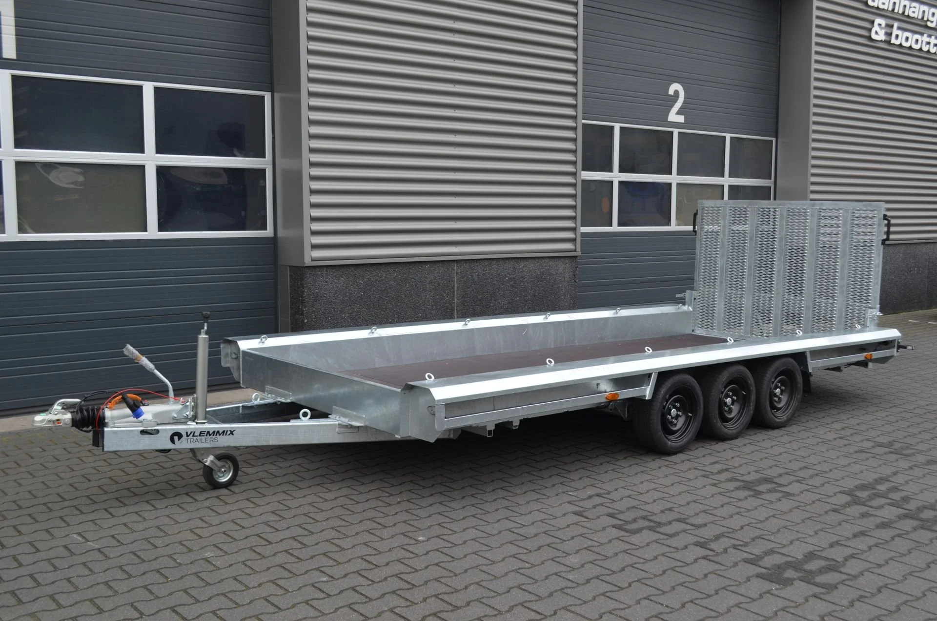 Machine transporter 4m x 1.8m – 3x1350kg.jpg