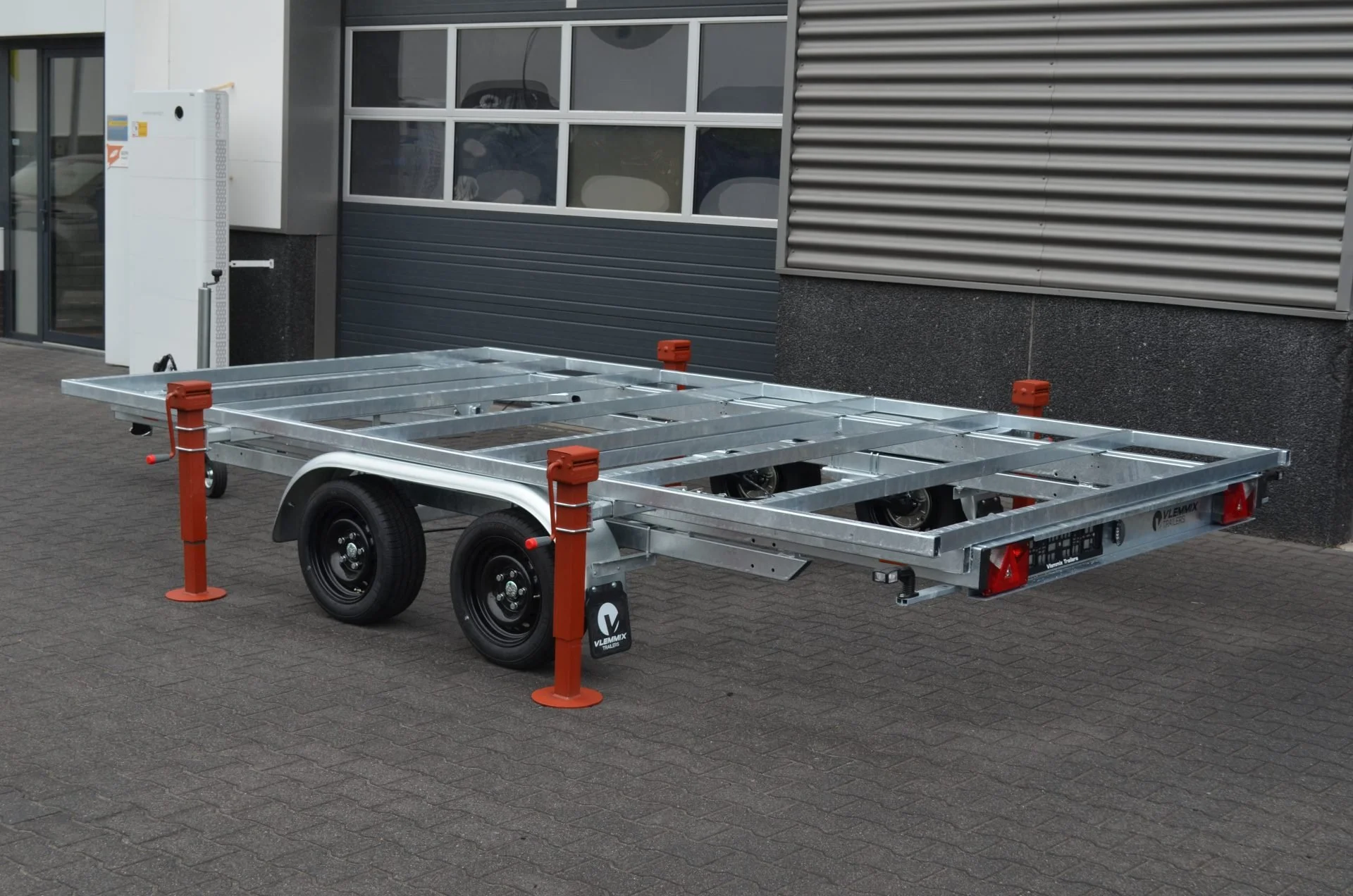 Detachable Trailer 360 2×1350 kg1.jpg