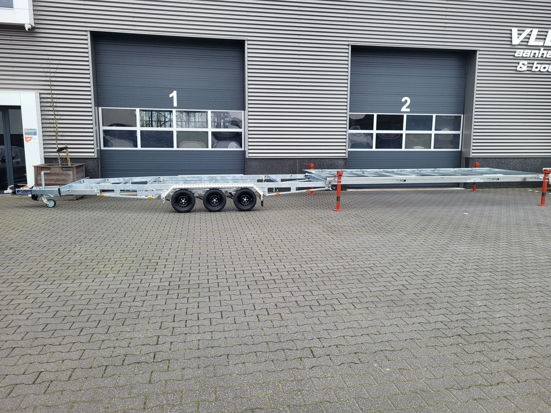 Detachable Trailer 540 3×1800 kg.jpg