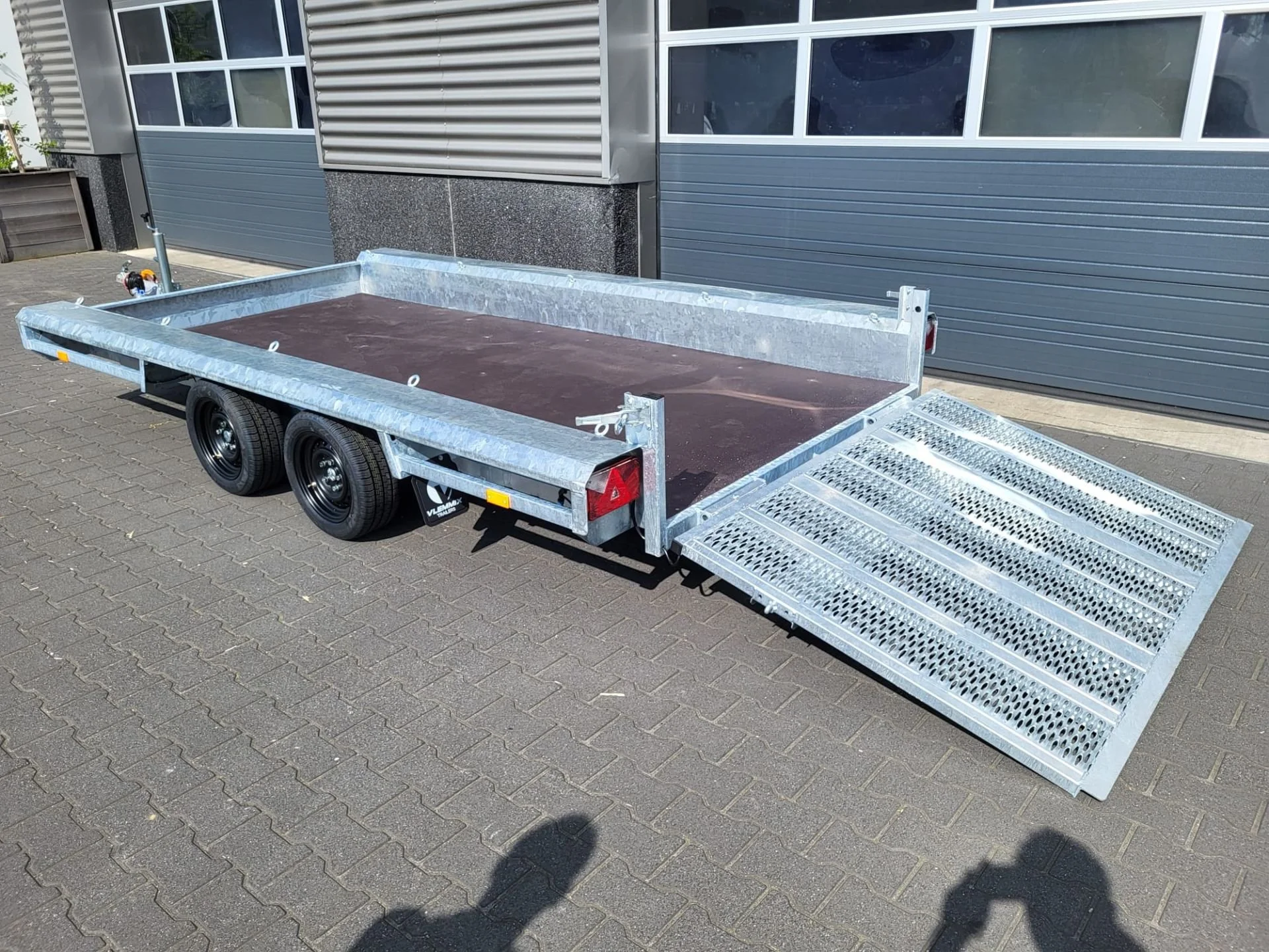 Machine transporter 2700kg – 4m x 1.8m3.jpeg
