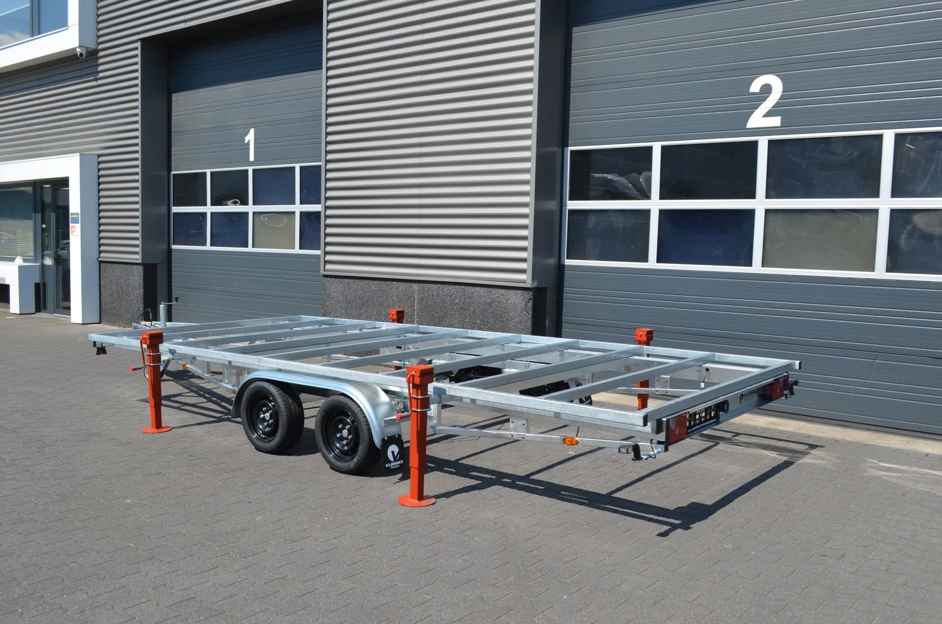 Detachable Trailer 300 2×1350 kg1.jpg
