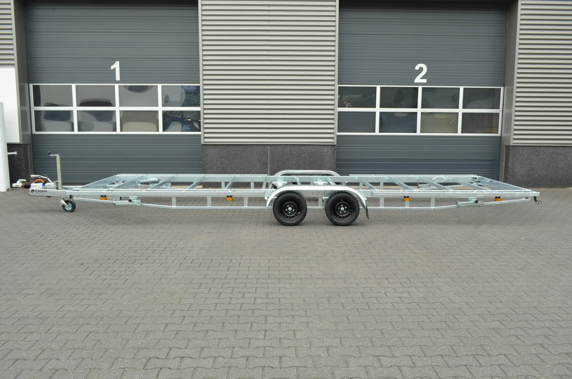 Tiny house 720 trailer 2x1800kg.jpg