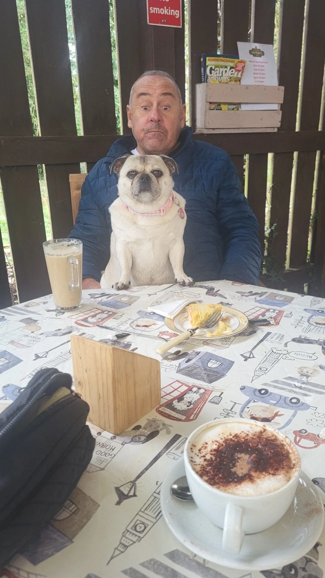 Little dog walk ...and a piece of cake 🍪🥧☕️