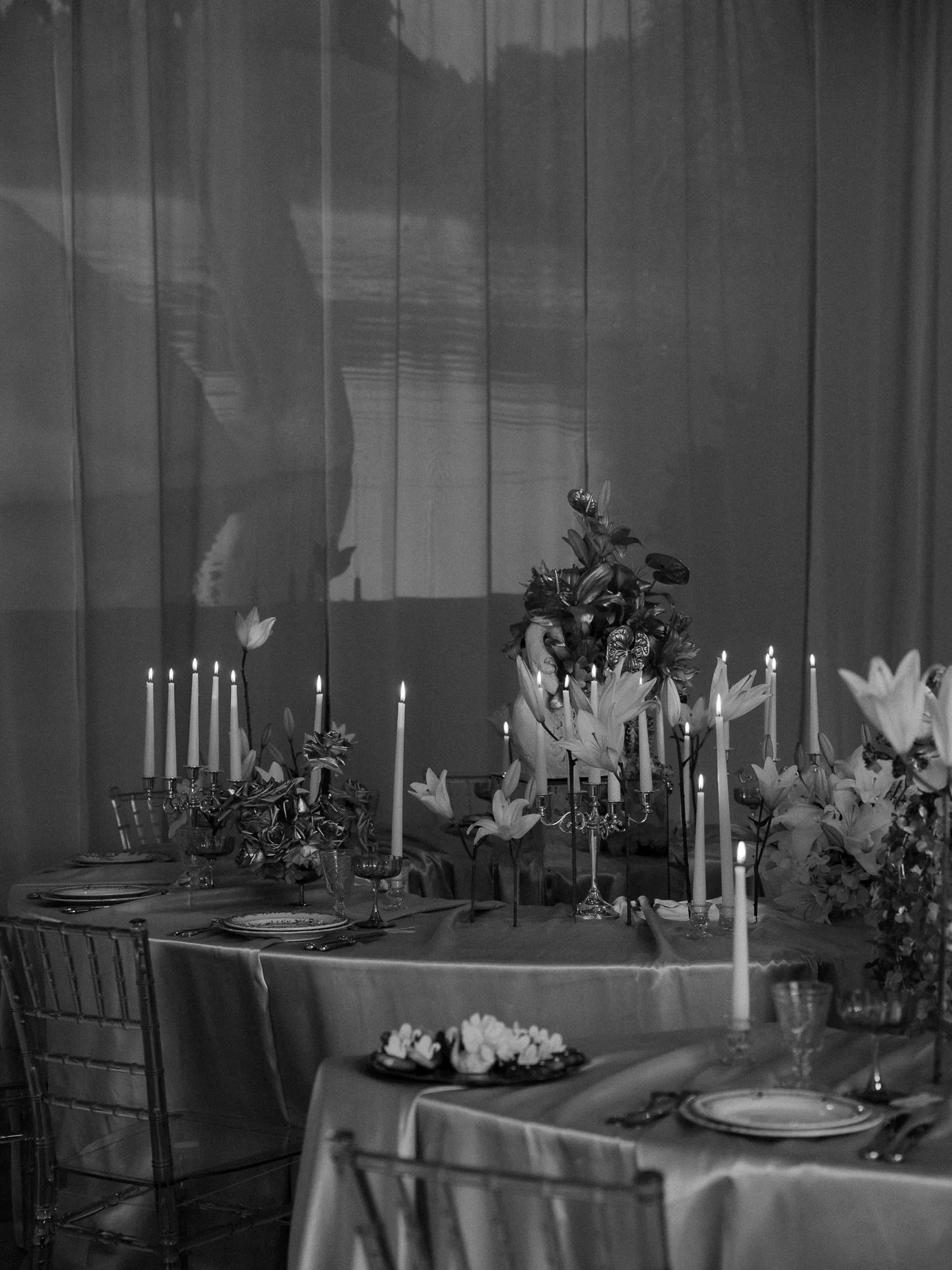 Why a wedding planner never works alone. Especially for large-scale weddings.

150+ guests doesn&rsquo;t just mean more people.

It means more vendors.
More logistics.
More moving parts.
More decisions, all happening at once.

That&rsquo;s why Maison