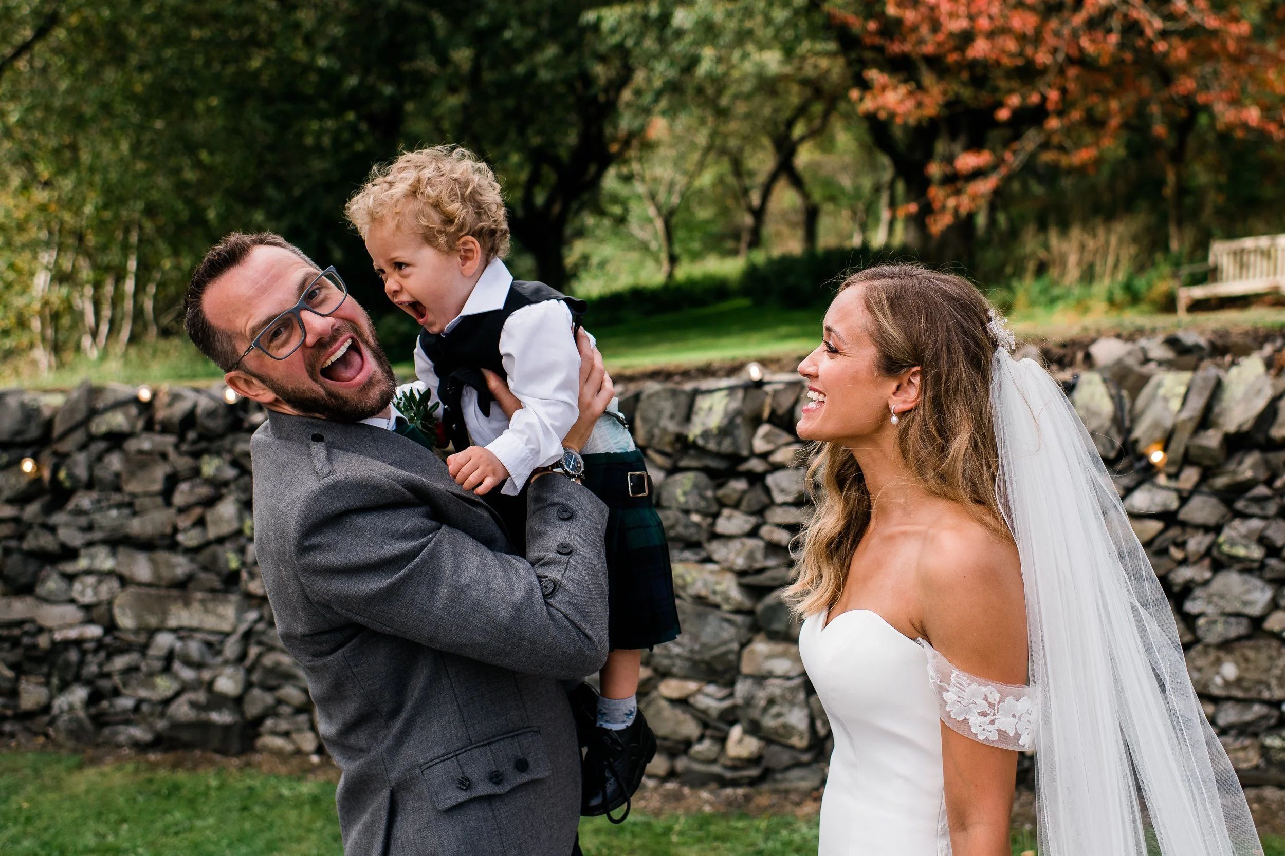 Neidpath Castle Wedding-13.jpg