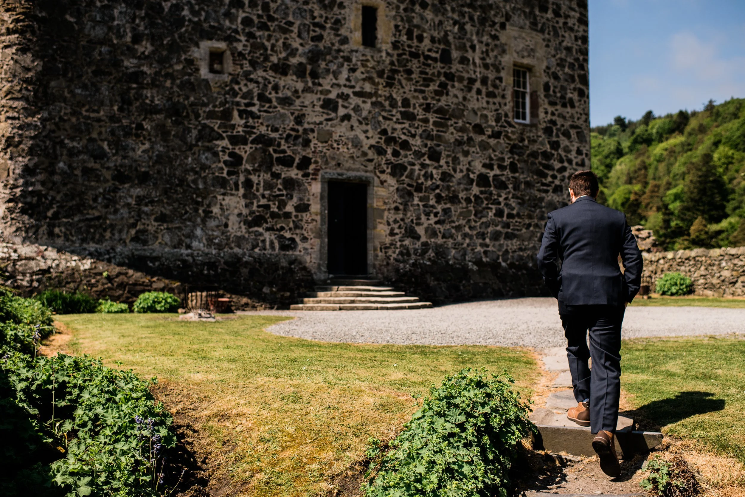 Neidpath Castle Wedding-16.jpg