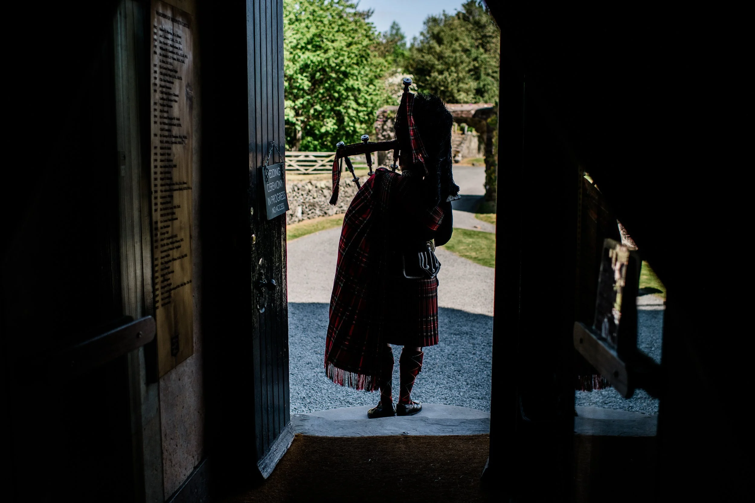 Neidpath Castle Wedding-26.jpg