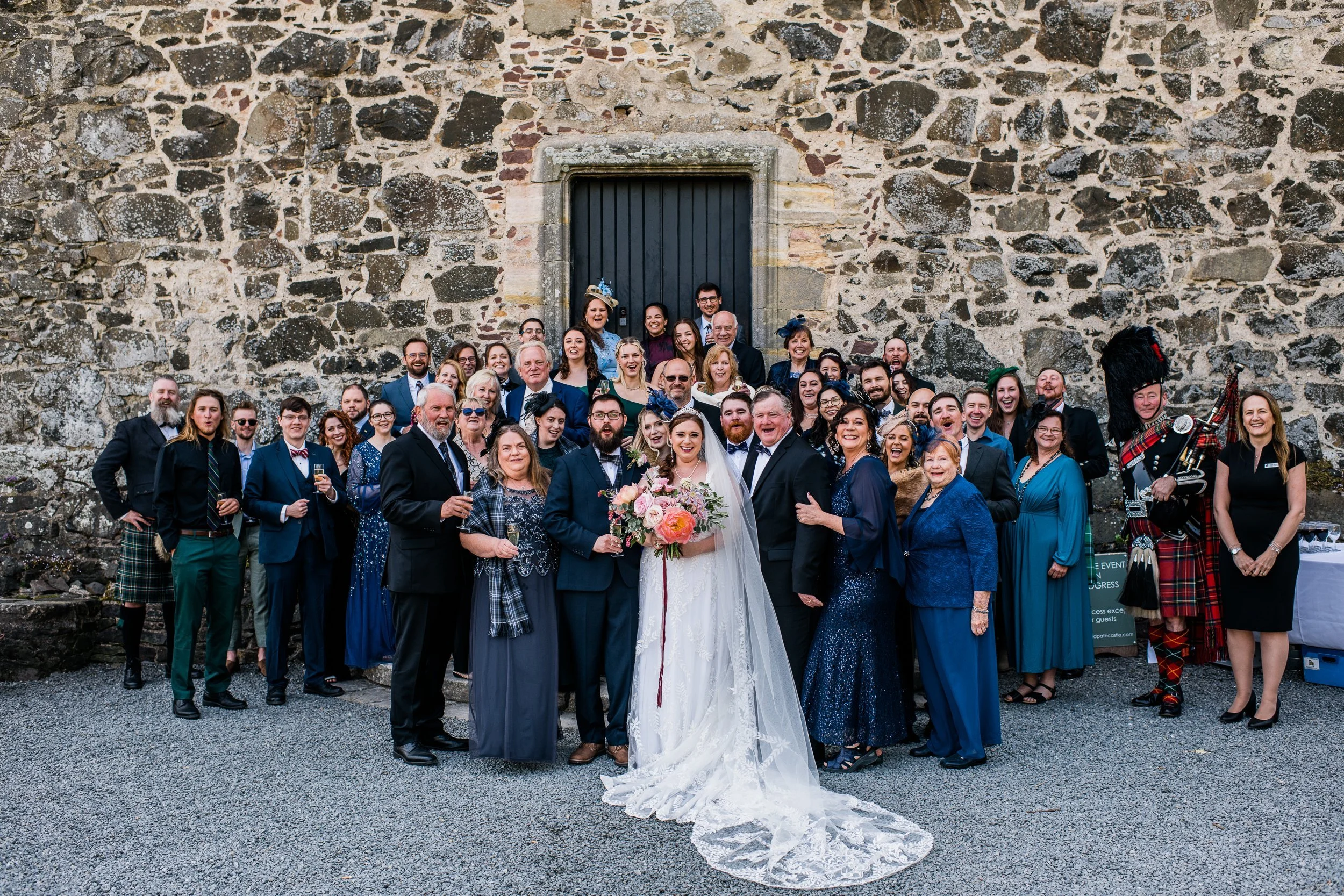 Neidpath Castle Wedding-41.jpg