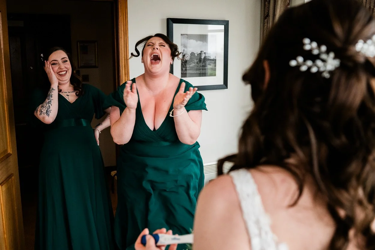 Bridemaids-reaction-to-seeing-bride-before-wedding