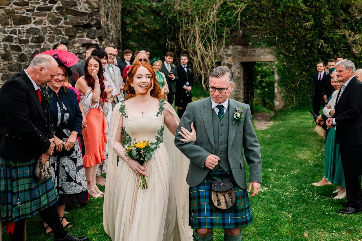 Dunollie Castle Wedding-23.jpg