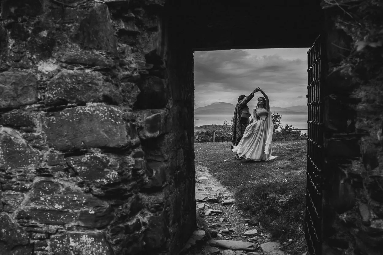 Dunollie Castle Wedding-31.jpg