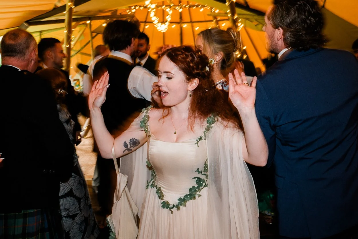 Dunollie Castle Wedding-60.jpg