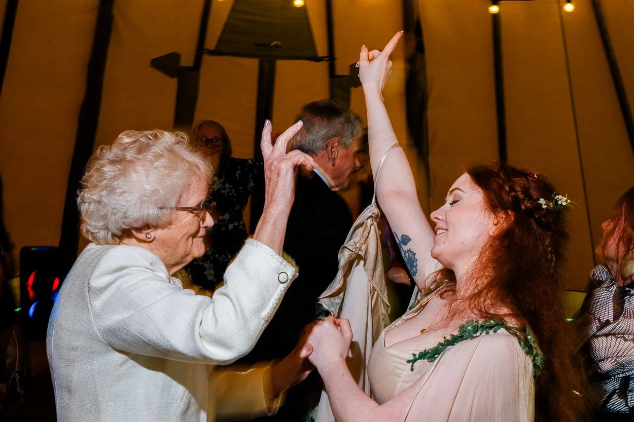 Dunollie Castle Wedding-65.jpg
