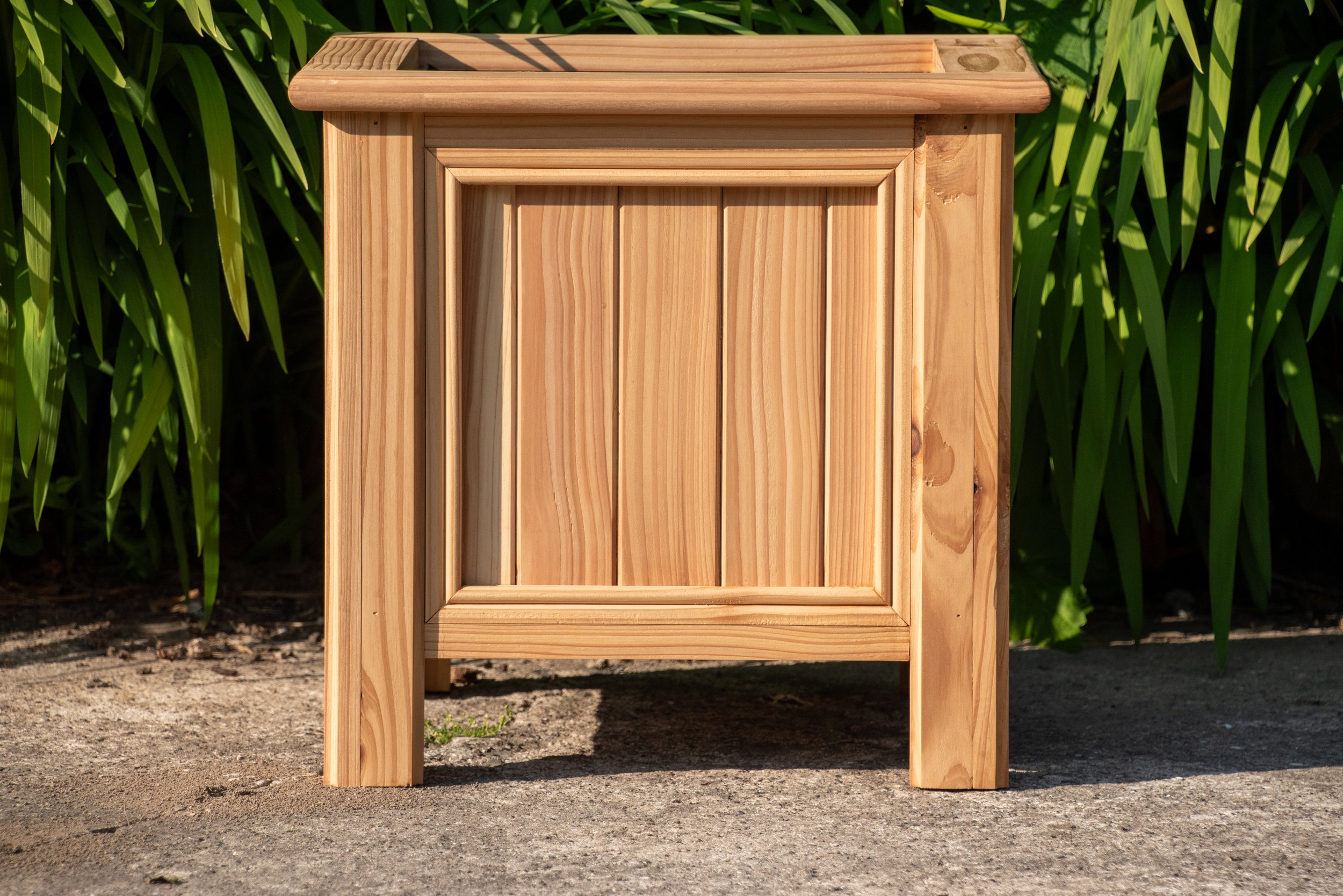 Premium Cedar Small Planter No Watermark-08.jpg