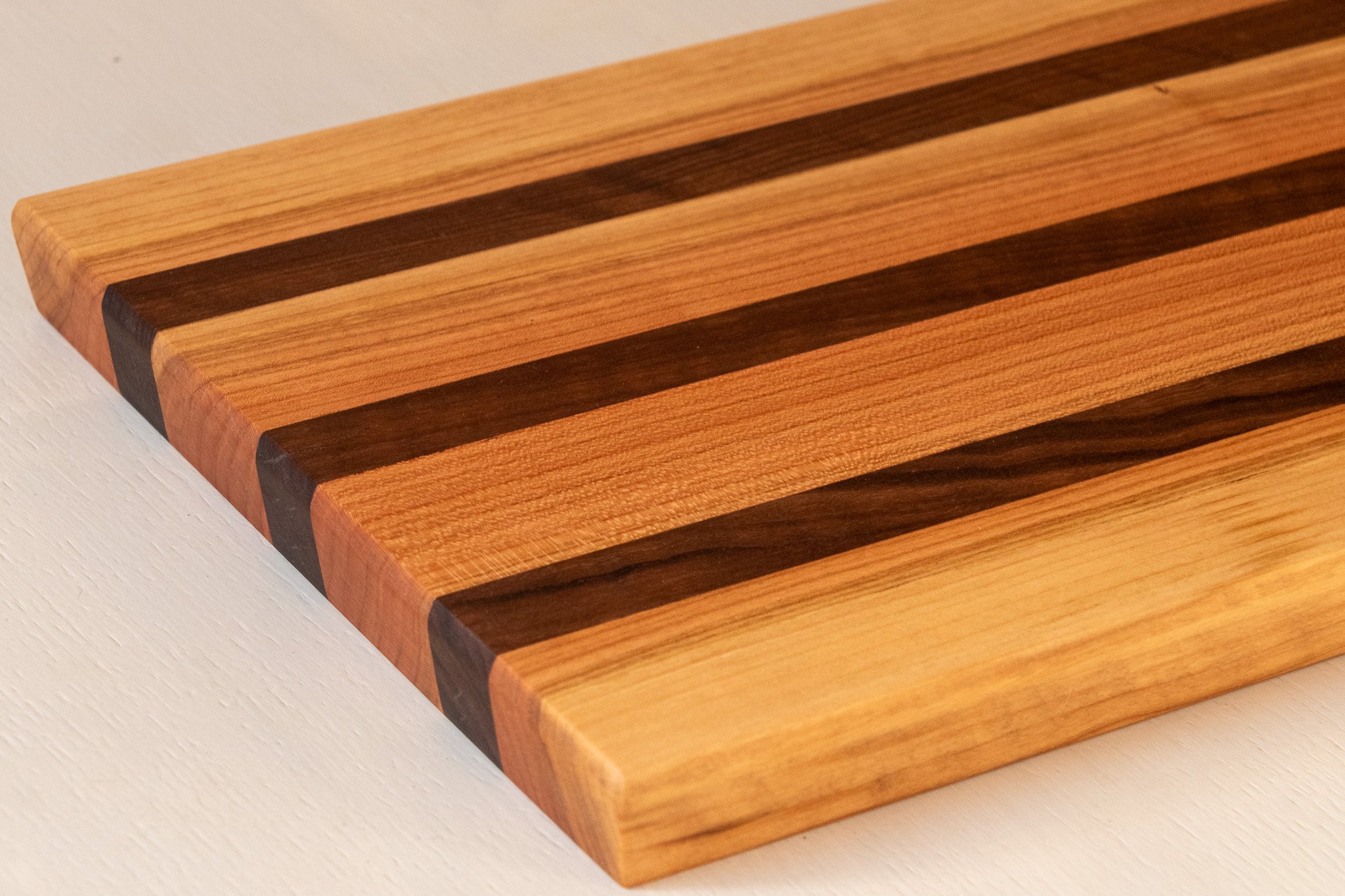 Cherry & Walnut Dual-Tone Edge-Grain Chopping Board