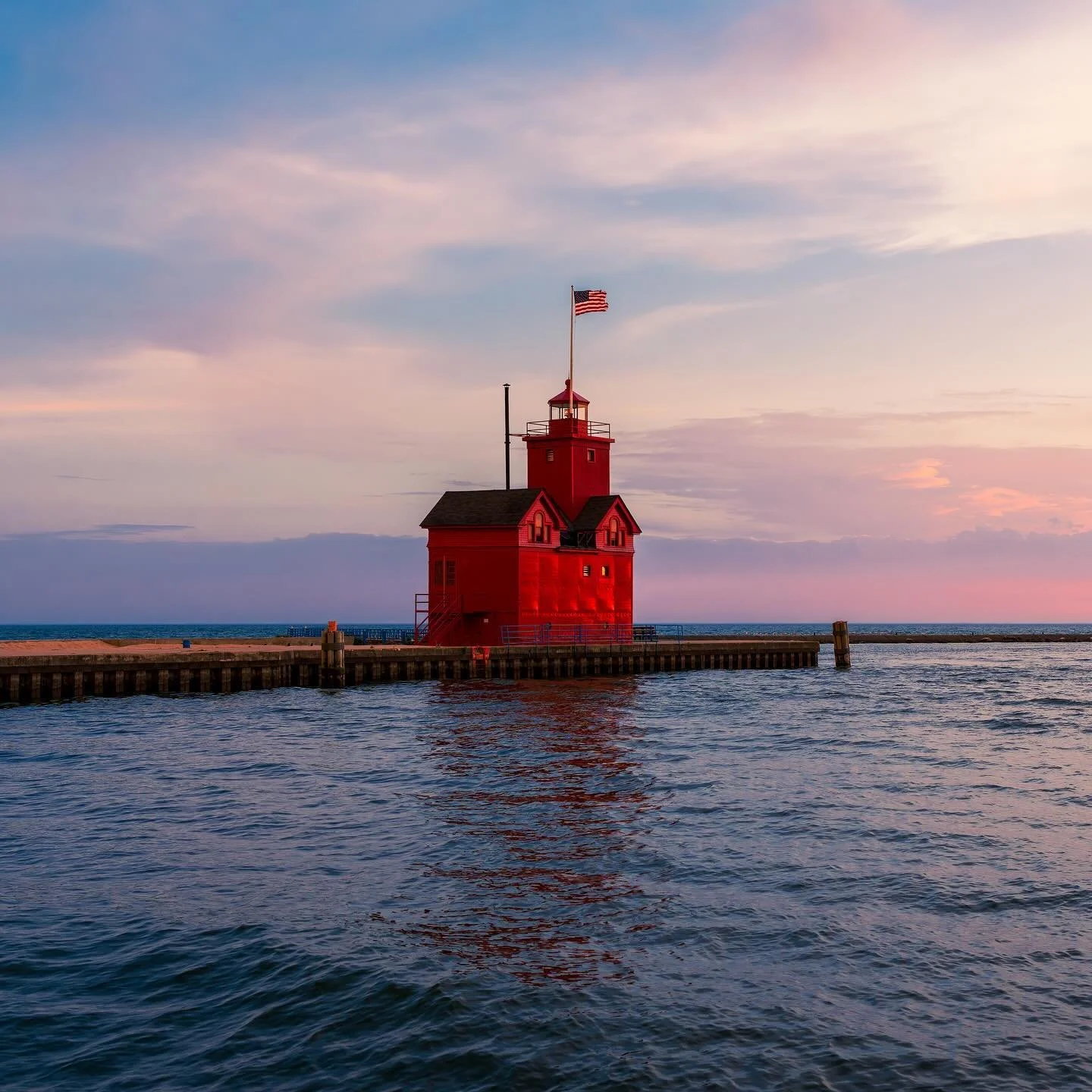 What does a lighthouse have to do Halloween? 

No idea.

But looks cool, right?

#lighthouse #lake #michigan #holland #mi #lakeview #bigred #coast #sunset #lastlight #evening #peaceful #earth #northamerica #greatlakes #shore #outdoors #landscape #bea