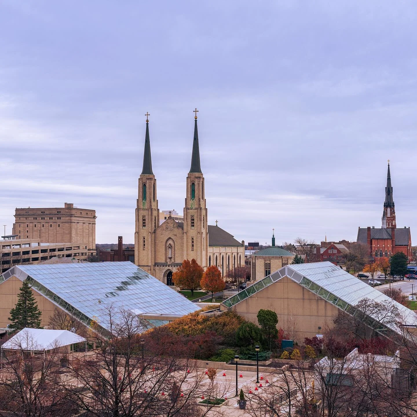 I love the aesthetic of steeples in this city. It&rsquo;s in fact called the City of Churches, and for good reason. From some angles you can see a dozen steeples in one shot. When I finally get a drone, I&rsquo;ll try to capture it.

#fortwayne #indi