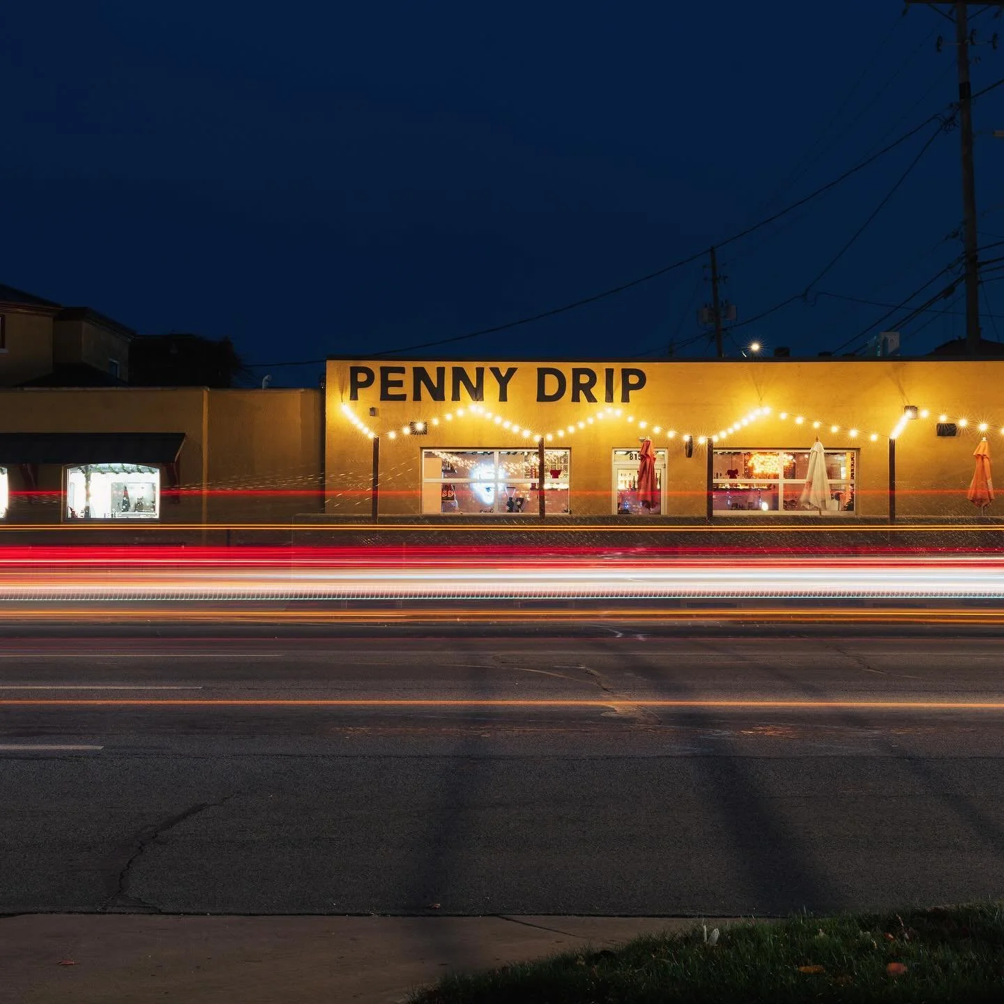 Mornings @penny.drip 

#fortwayne #indiana #pennydrip #coffeeshop #downtown #coffee #espresso #aesthetic #chill #relax #focus #longexposure #sonya7iv #35mm #fullframe #mirrorless #streetphotography #latteart #latte #goodmorning #earlybird #today #win