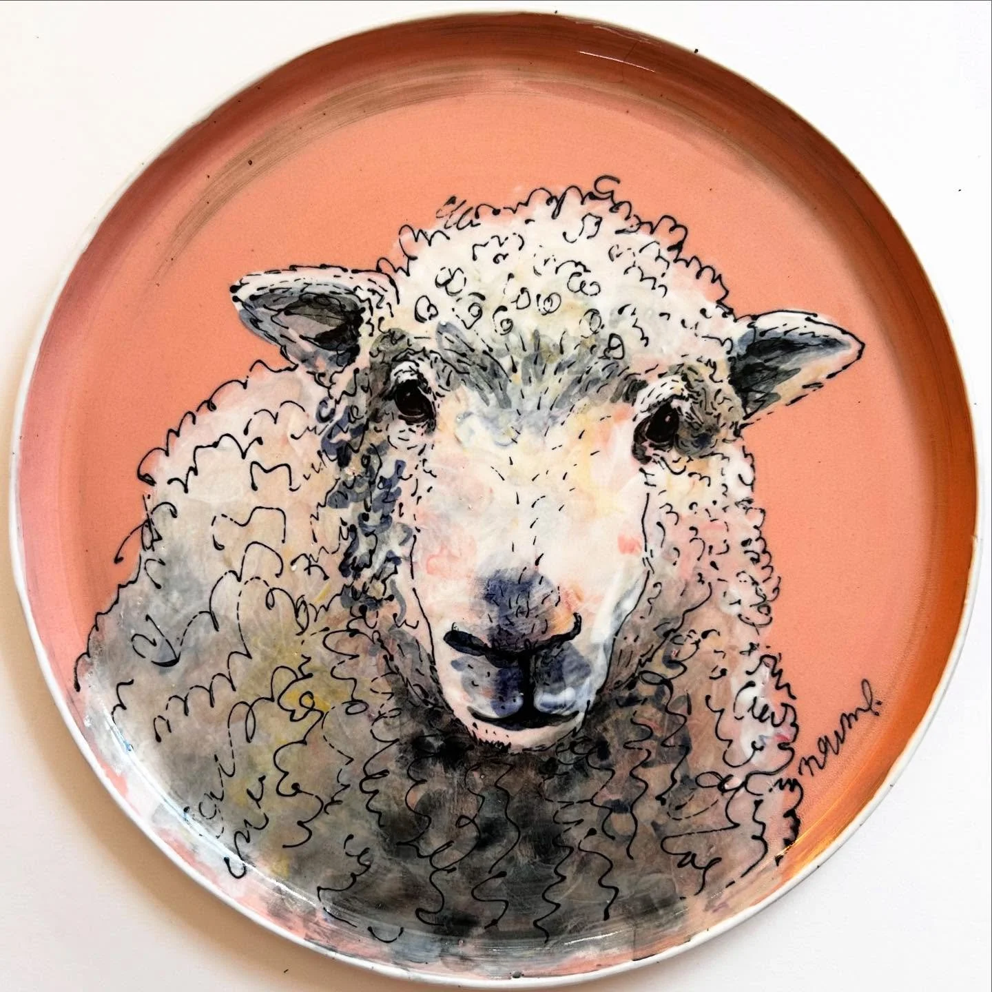 Sheep plate 🐑 🐑 🐑 🩷🩶🤍🖤💜

#drawing
#plate 
#pottery