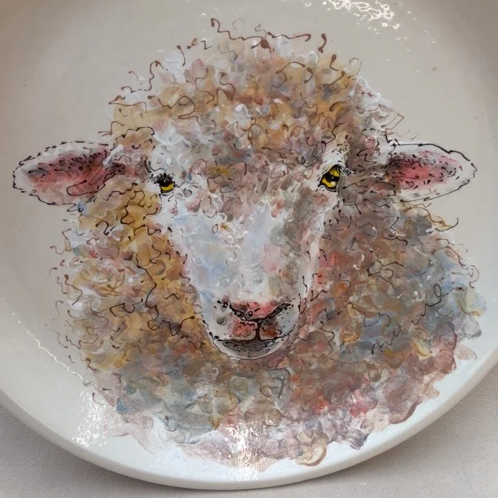 This sheep is especially beautiful to me.
I drew it on Margarita&rsquo;s big plate, and it was such a fun collaboration project. Her sponge-glazing tweak added such a nice texture. I&rsquo;m always very thankful for her encouragement, advice, and the