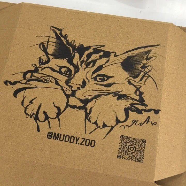 A new plate box design combining drawing and silkscreen. 
I love pottery and printmaking. ❤️

#silkscreen
#plates
#pottery