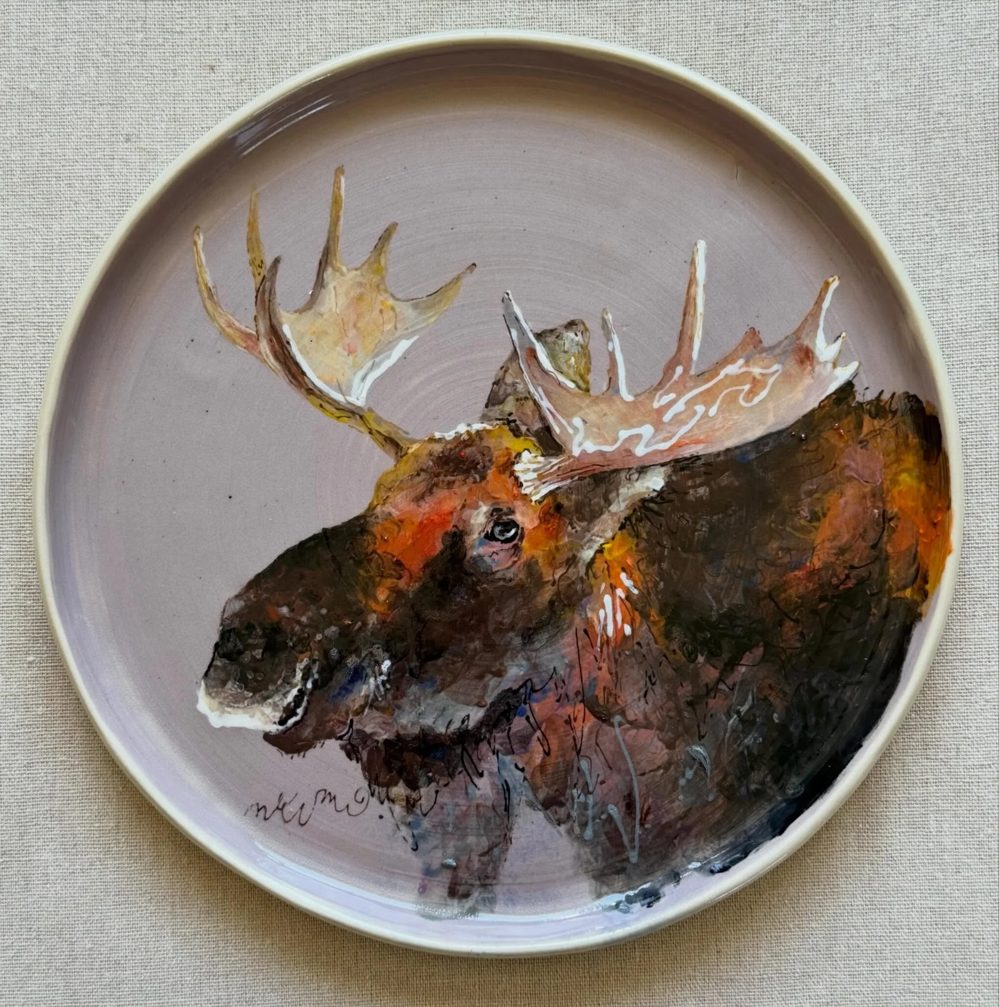 Moose 🫎 plate. 

#paint 
#drawing
#plates
#pottery