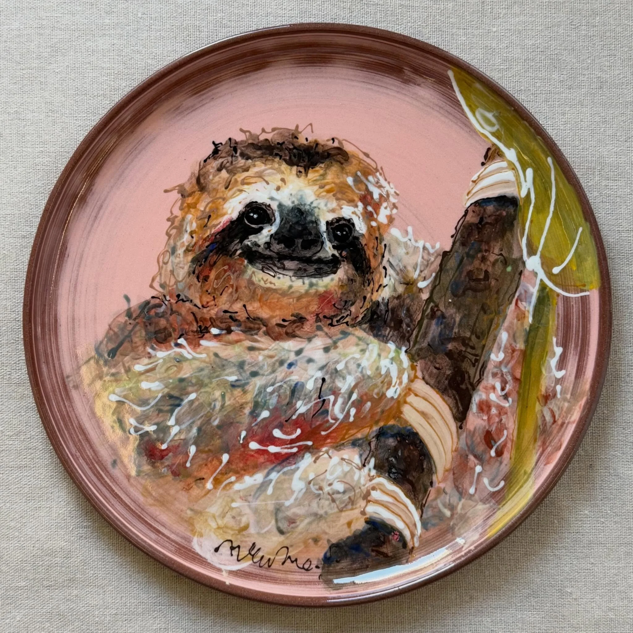 Sloth 🦥 plate. 

#drawing
#plate
#pottery
#paint