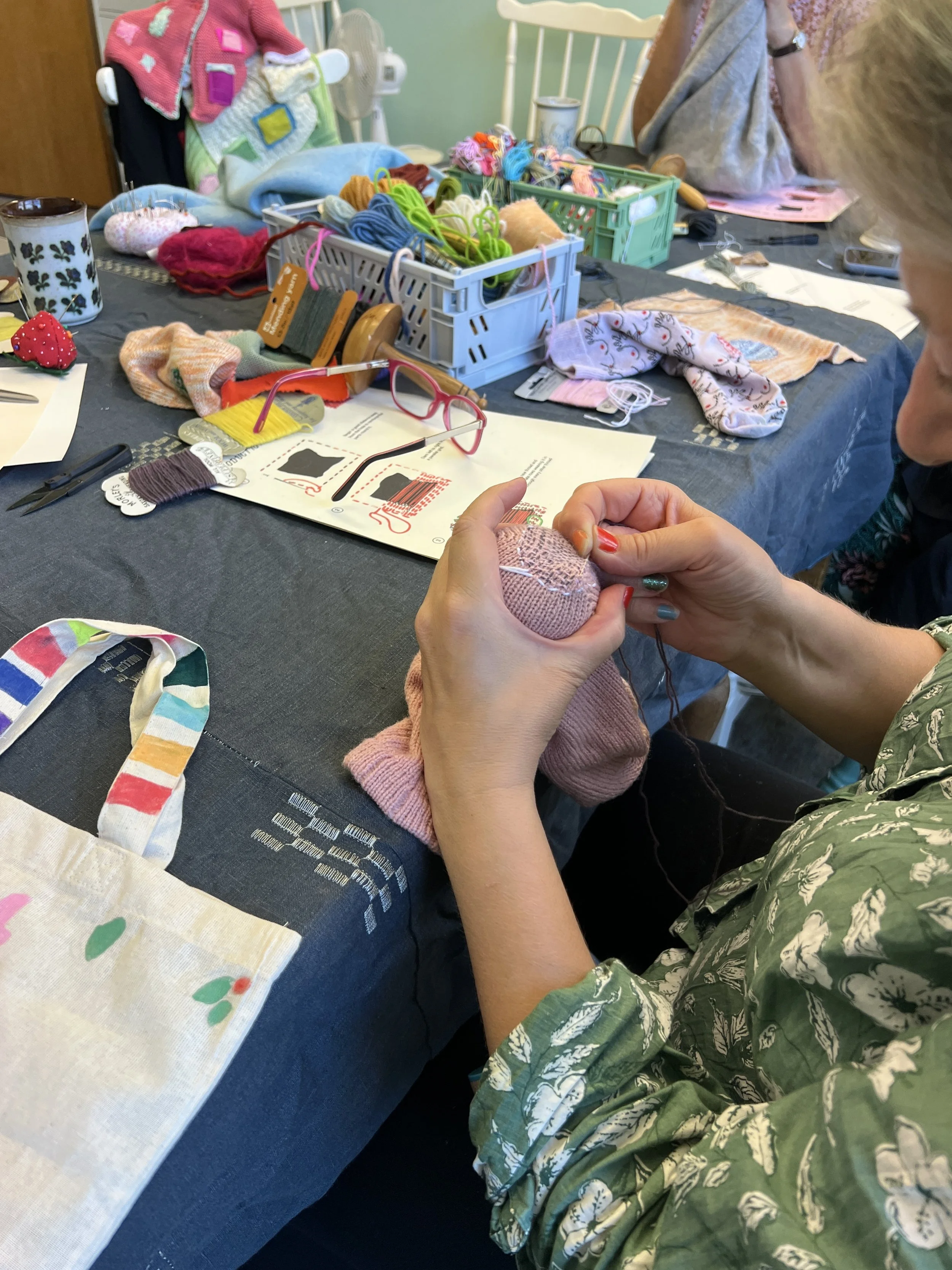 darning lady.jpg