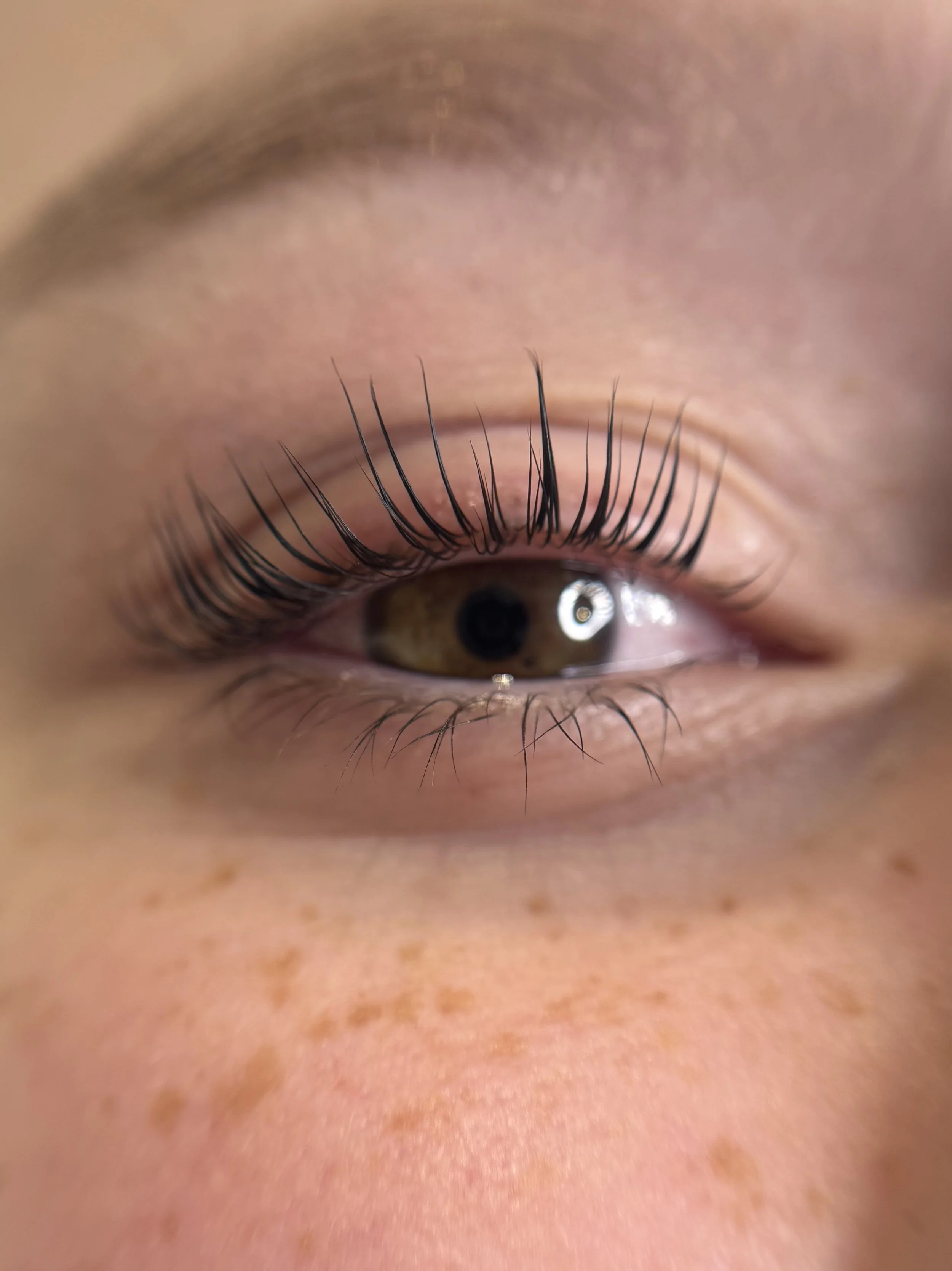 If you're searching for a lash lift Woking, LVL lashes Woking,  natural lash lift Surrey or lash lift near me I'd love to help you achieve beautifully lifted lashes