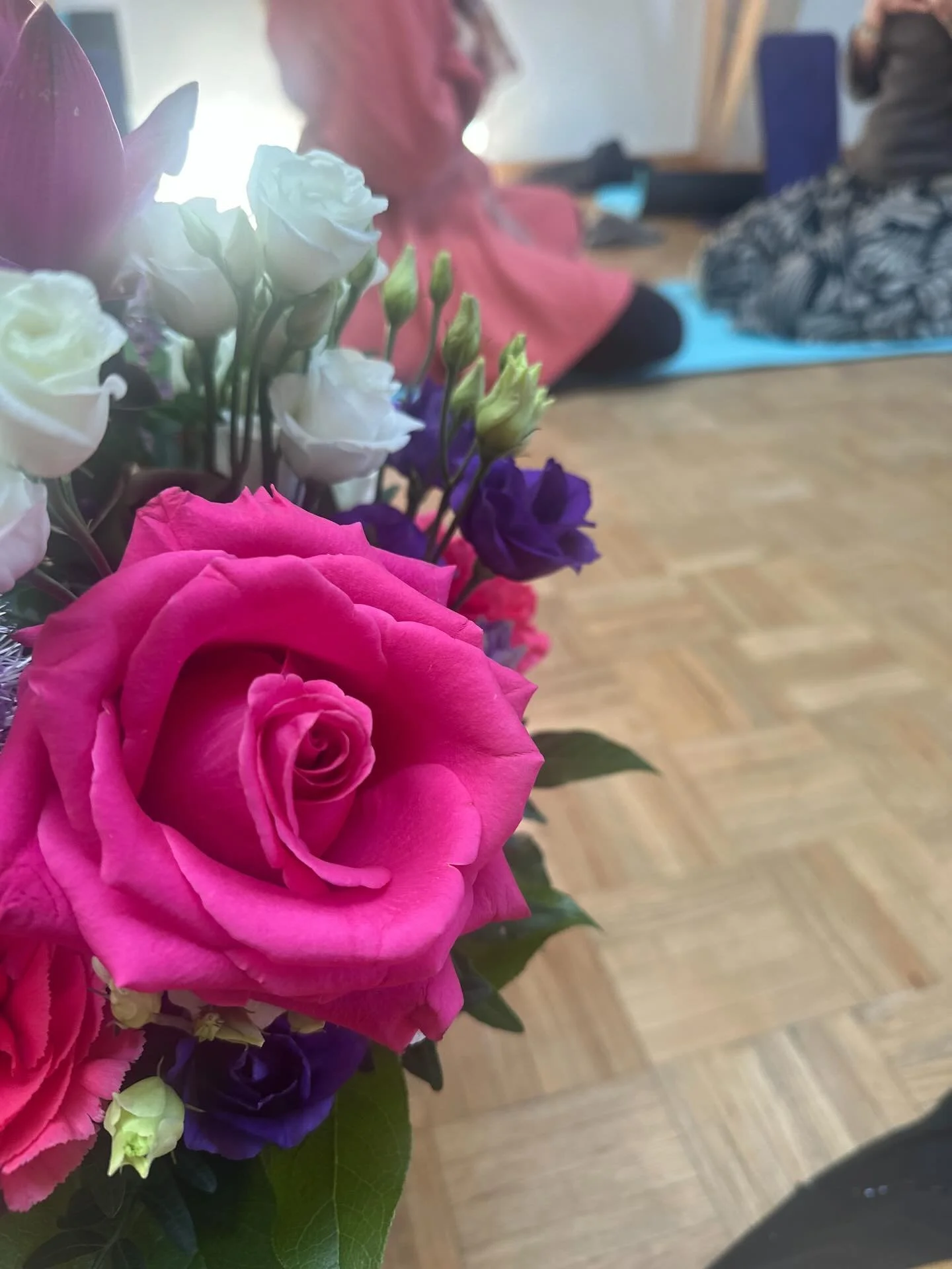 Seit gestern bin ich wieder zur&uuml;ck vom Seminarhotel Jonathan, wo ich f&uuml;r mein Retreat Heart Realising war. 
Der Raum mit der wundervollen Gruppe ber&uuml;hrt mich immer noch sehr und klingt nach. Sehr nach in meinem Herzen.
Mir ist in einer