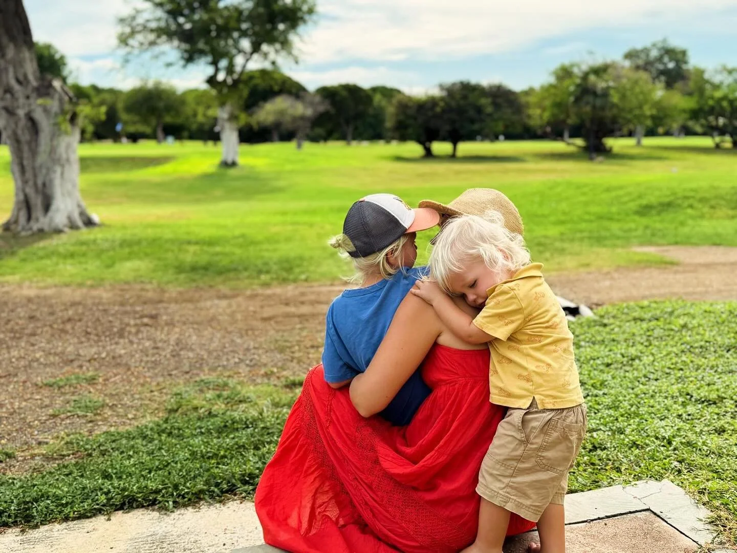 🌿 Somatic Healing for Mothers:

Motherhood is beautiful &mdash; and it&rsquo;s also a mirror.  It reflects back our deepest patterns, unhealed wounds, and the ways we&rsquo;ve learned to cope.

Children can awaken old traumas we thought were resolve