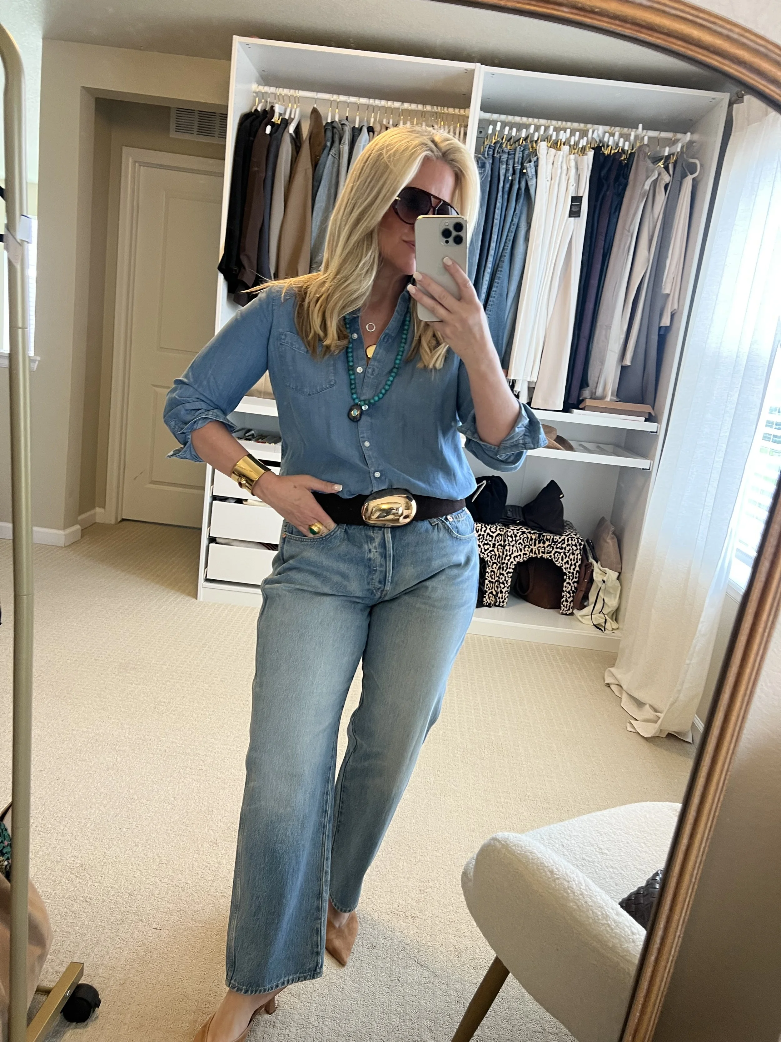5 Fall Wardrobe Essentials for Women Over 40 Who Carry Weight in Their Belly