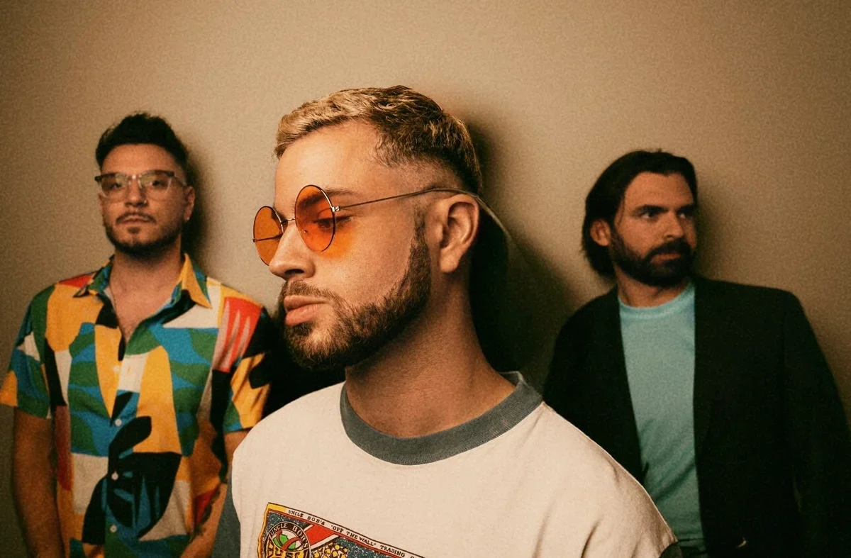 BLÜECRÜE" & Internet Tears